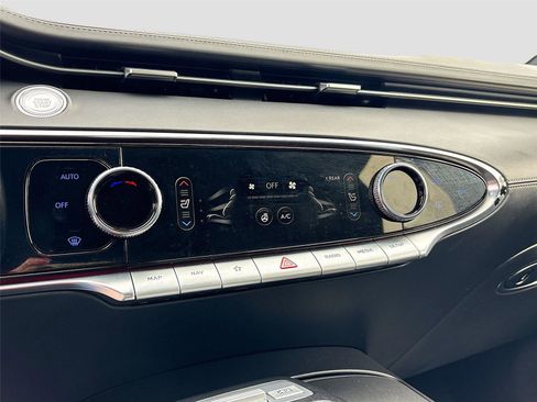 Used 2022 Genesis GV70 3.5T Sport w/ Sport Prestige Package image 17