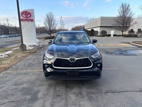 Used 2023 Toyota Highlander LE image 8