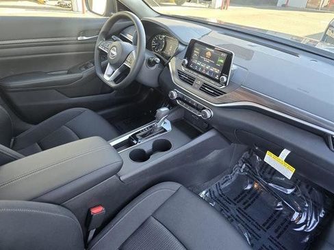 New 2025 Nissan Altima 2.5 SV image 14