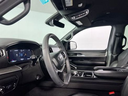 Used 2023 Jeep Wagoneer Series III w/ Rear Seat Video Group 1 image 22