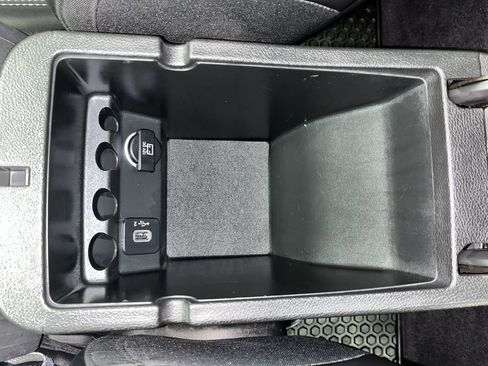 Used 2019 Jeep Cherokee Latitude Plus w/ Cold Weather Group image 25