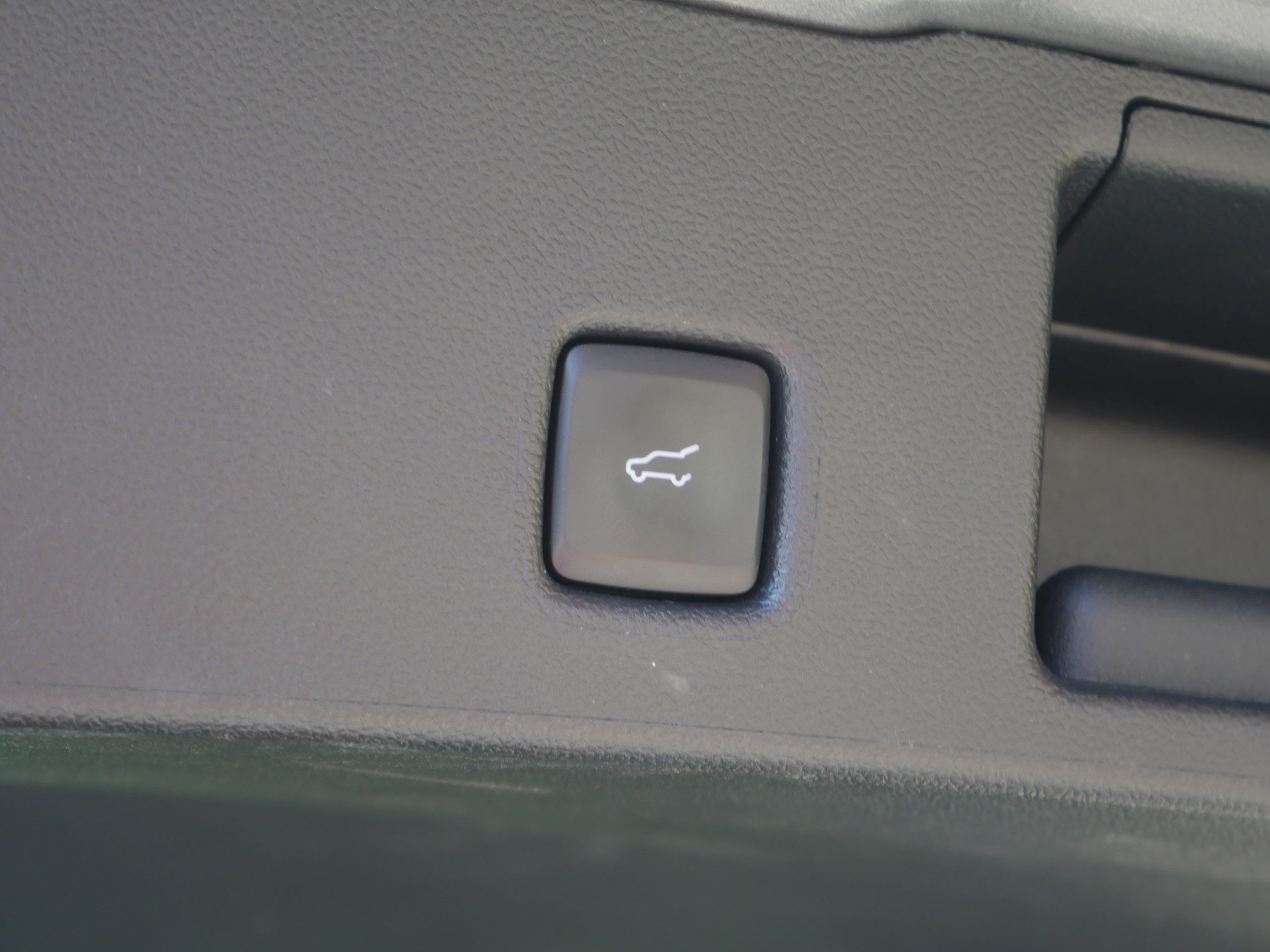 Certified 2025 Ford Escape Platinum AWD/4WD image 22