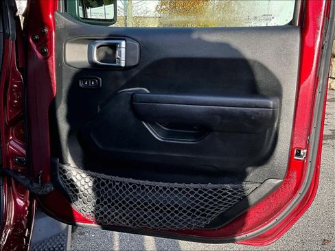 Used 2021 Jeep Wrangler Unlimited Sport image 12