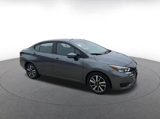 Used 2025 Nissan Versa SV video 2