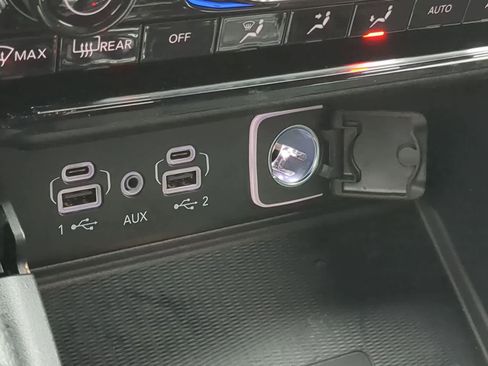 Certified 2024 Jeep Grand Cherokee Overland w/ Luxury Tech Group IV image 30