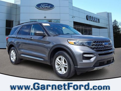 Certified 2023 Ford Explorer XLT w/ Equipment Group 202A AWD/4WD image 1