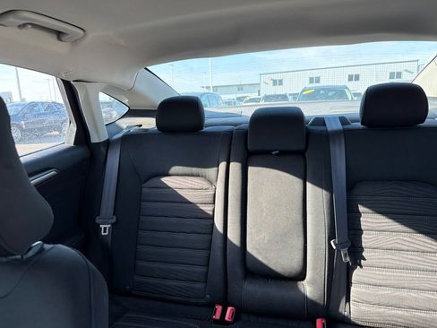 Used 2016 Ford Fusion SE FWD image 17