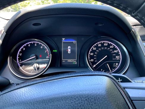 Used 2021 Toyota Camry SE w/ Convenience Package FWD image 9