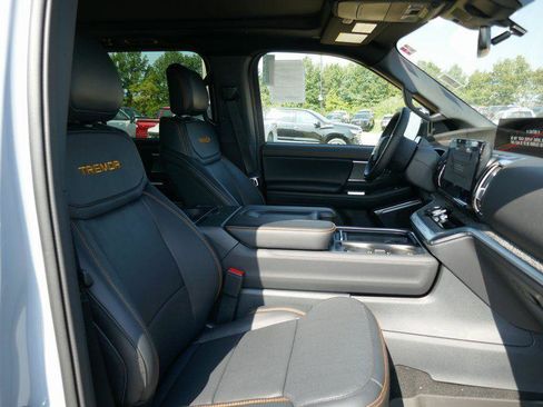 New 2025 Ford Expedition Tremor image 9