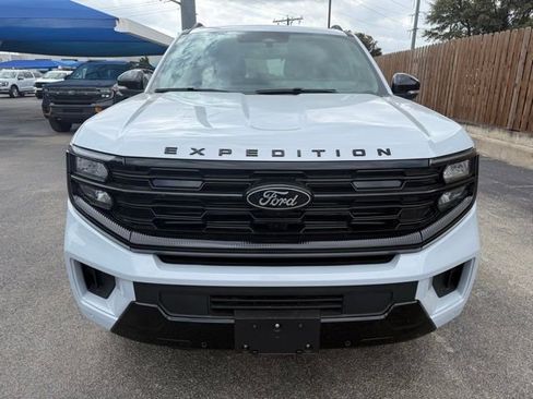 New 2026 Ford Expedition Platinum w/ Stealth Appearance Package image 2
