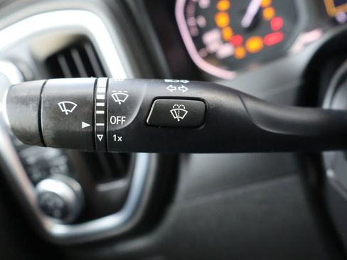 Used 2019 GMC Sierra 1500 SLT w/ SLT Premium Package image 34