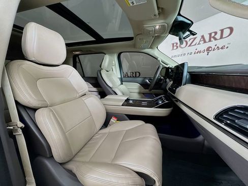 Certified 2022 Lincoln Navigator 4WD image 36