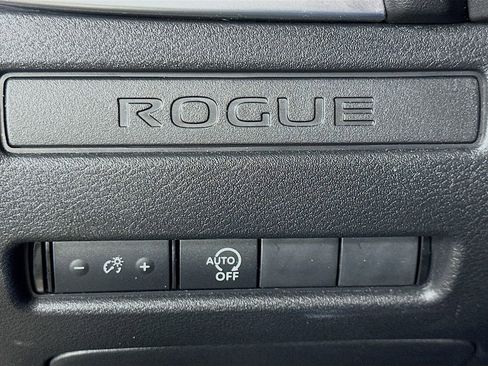 Used 2024 Nissan Rogue S image 21