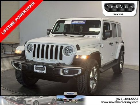 Used 2022 Jeep Wrangler Unlimited Sahara w/ Cold Weather Group AWD/4WD image 4