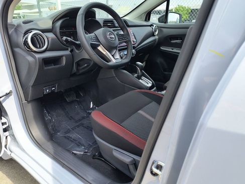 New 2025 Nissan Versa SR w/ Trunk Package image 2