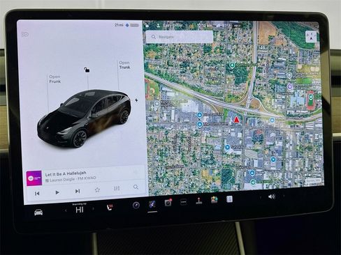 Used 2020 Tesla Model Y Long Range image 11