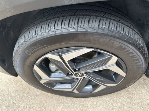 Used 2024 Hyundai Tucson Limited AWD/4WD image 24