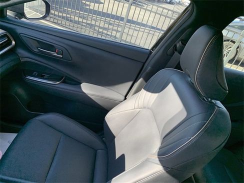 Used 2025 Toyota Crown Signia XLE image 30