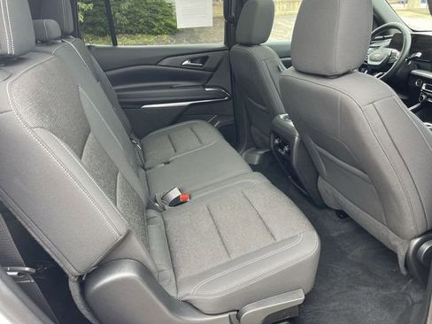 Used 2025 Chevrolet Traverse LT w/ Sun and Wheel Package AWD/4WD image 15