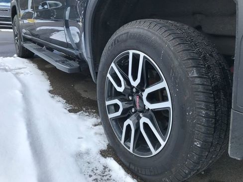 Certified 2020 GMC Sierra 1500 AT4 w/ AT4 Premium Package image 11