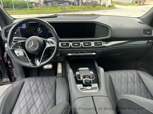 Used 2024 Mercedes-Benz Maybach GLS 600 4MATIC image 31