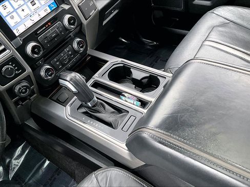 Used 2016 Ford F150 Platinum w/ Equipment Group 701A Luxury image 13