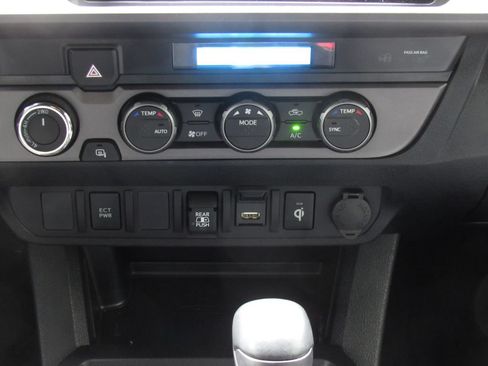 Certified 2023 Toyota Tacoma TRD Sport AWD/4WD image 30