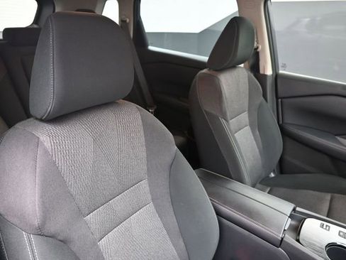 Used 2024 Nissan Rogue SV image 37