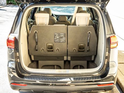 Used 2020 Kia Sedona LX FWD image 21