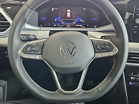New 2026 Volkswagen Taos SE image 34