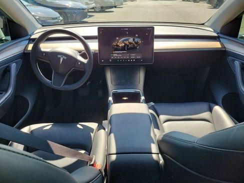 Used 2023 Tesla Model Y Long Range AWD/4WD image 21