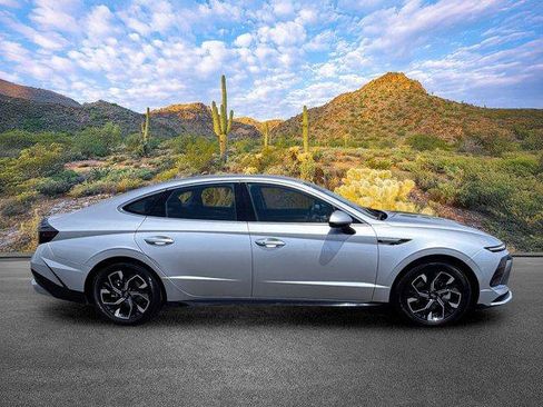 Used 2025 Hyundai Sonata SEL FWD image 3