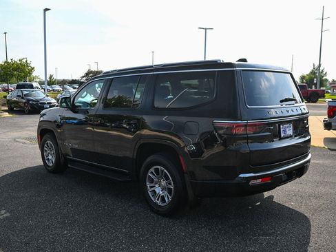 Used 2024 Jeep Wagoneer 4WD image 7