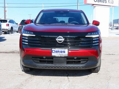 Used 2025 Nissan Kicks SV image 2