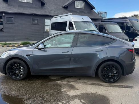 Used 2021 Tesla Model Y Long Range image 2