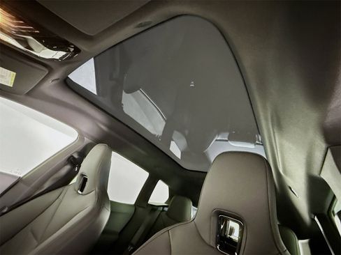 New 2026 BMW iX xDrive60 w/ Premium Package image 23