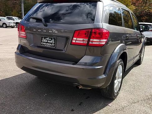 Used 2017 Dodge Journey SE image 8