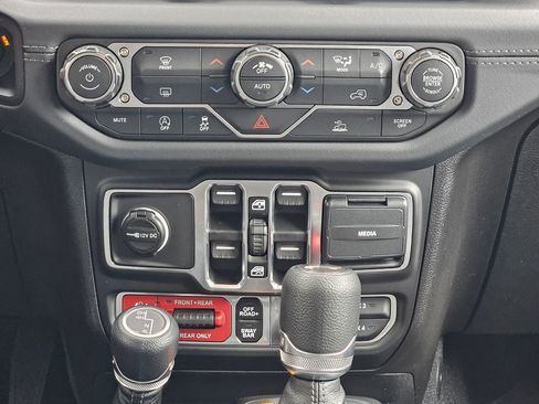 New 2026 Jeep Wrangler Unlimited Rubicon image 12