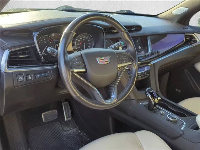 Used 2023 Cadillac XT6 Sport w/ Technology Package AWD/4WD image 9