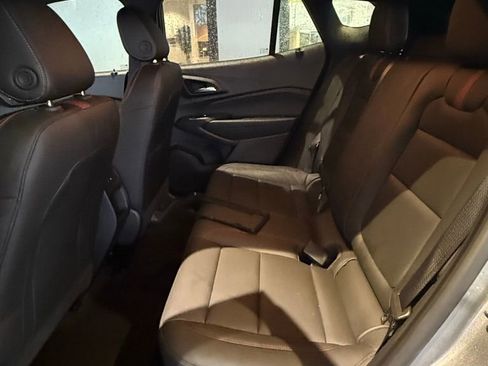 Used 2024 Chevrolet Trax RS w/ Sunroof Package image 13