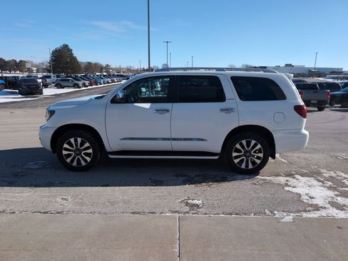 Used 2018 Toyota Sequoia Limited image 5