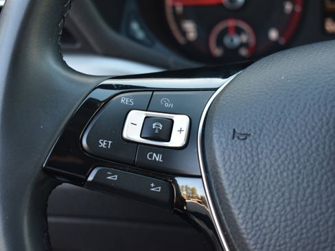 Used 2021 Volkswagen Passat 2.0T SE image 15