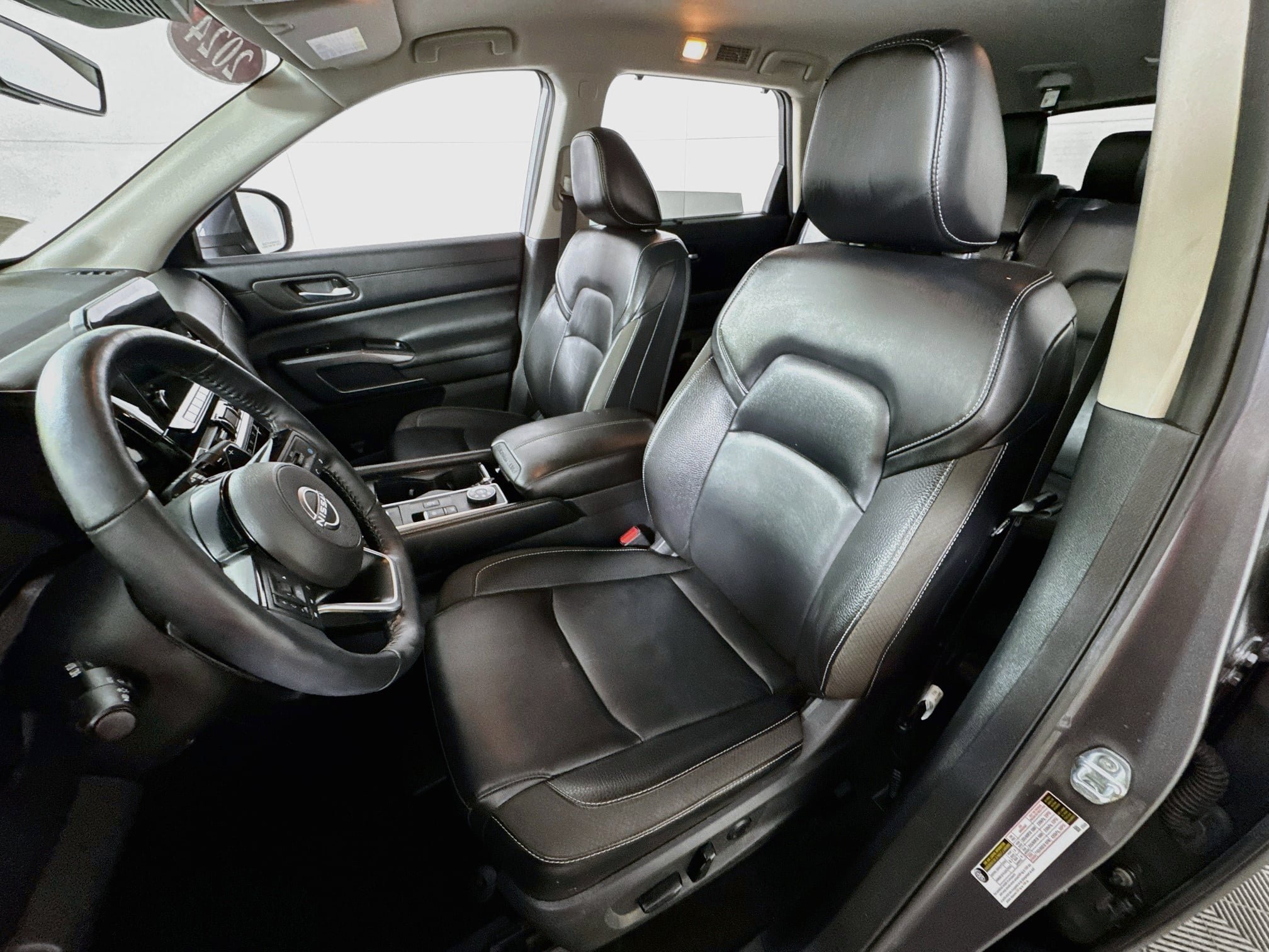 Used 2024 Nissan Pathfinder SL AWD/4WD image 14