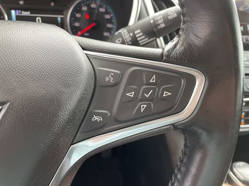 Used 2018 Chevrolet Equinox Premier FWD image 27