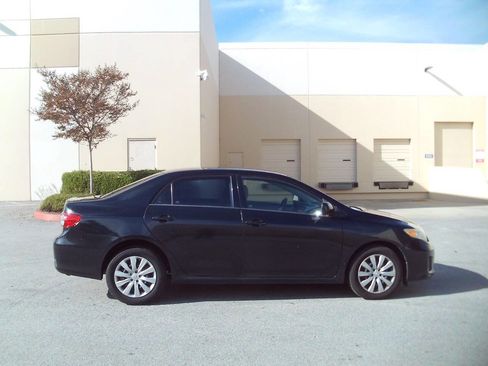 Used 2012 Toyota Corolla LE image 29