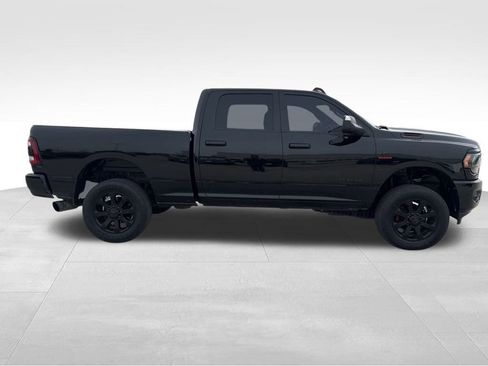 Used 2019 RAM 2500 Big Horn w/ Black Appearance Package image 6