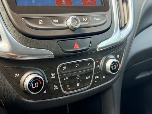 Used 2018 Chevrolet Equinox Premier w/ Infotainment II Package AWD/4WD image 15