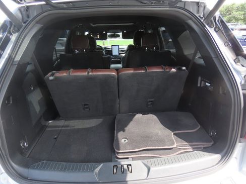 Used 2020 Ford Explorer Platinum w/ Premium Technology Package AWD/4WD image 14