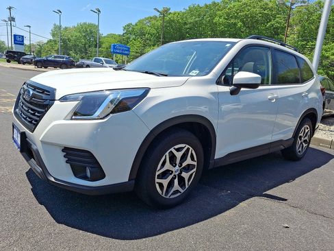Used 2023 Subaru Forester Premium AWD/4WD image 3