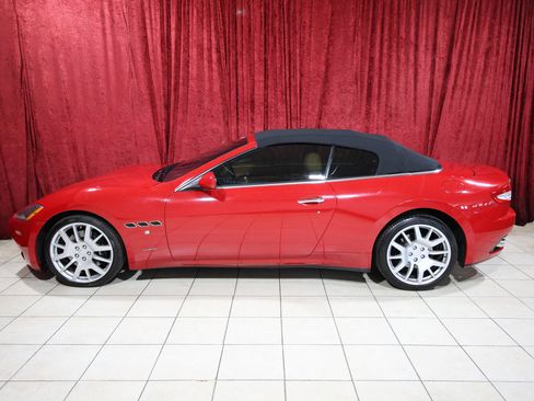 Used 2011 Maserati GranTurismo Convertible RWD image 4
